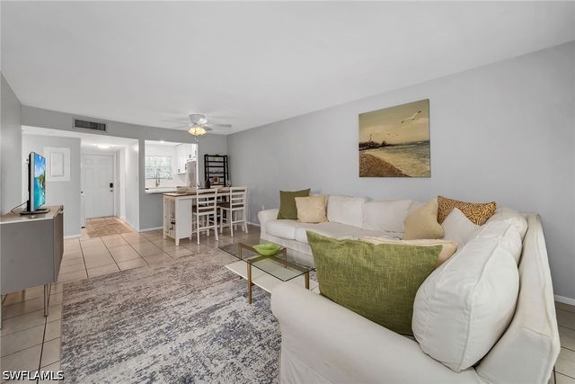 499 Forest Lakes BLVD 312, Naples, FL 34105