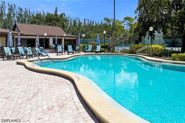 499 Forest Lakes BLVD 312, Naples, FL 34105