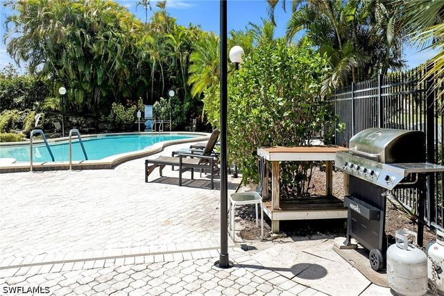 499 Forest Lakes BLVD 312, Naples, FL 34105