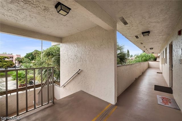 499 Forest Lakes BLVD 312, Naples, FL 34105