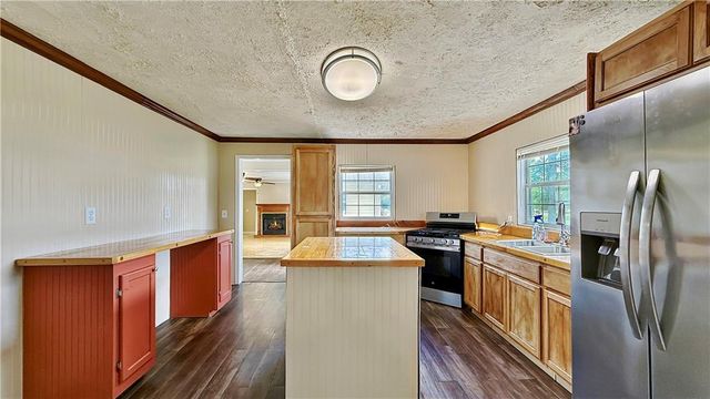 77 York Drive NE, Plainville, GA 30733