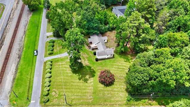 77 York Drive NE, Plainville, GA 30733
