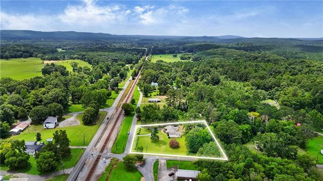 77 York Drive NE, Plainville, GA 30733