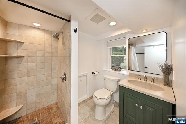621 Stanley Place, River Vale, NJ 07675