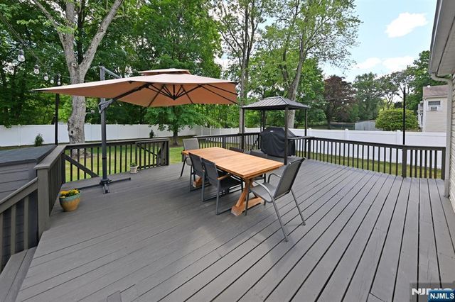 621 Stanley Place, River Vale, NJ 07675