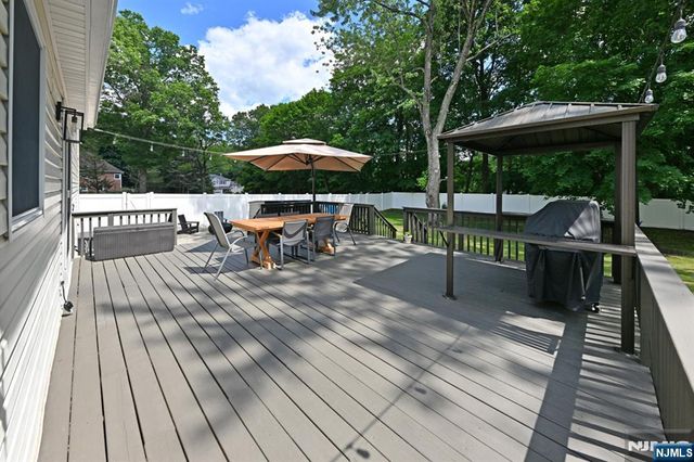 621 Stanley Place, River Vale, NJ 07675