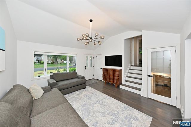 621 Stanley Place, River Vale, NJ 07675