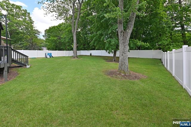 621 Stanley Place, River Vale, NJ 07675