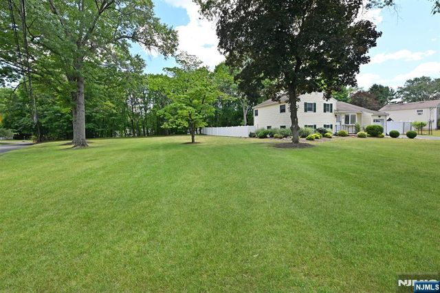 621 Stanley Place, River Vale, NJ 07675