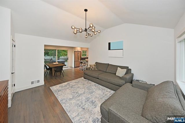 621 Stanley Place, River Vale, NJ 07675