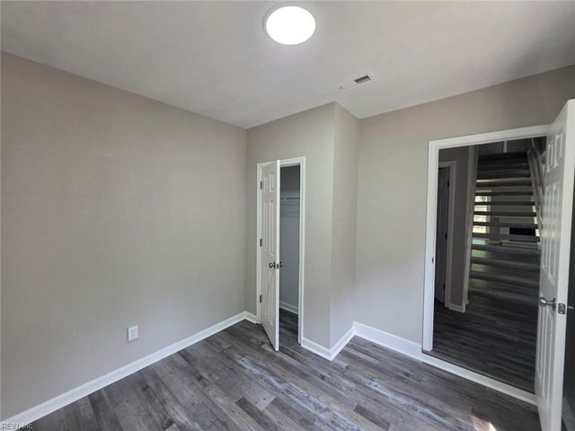 12 Glouchester CIR, Chesapeake, VA 23320