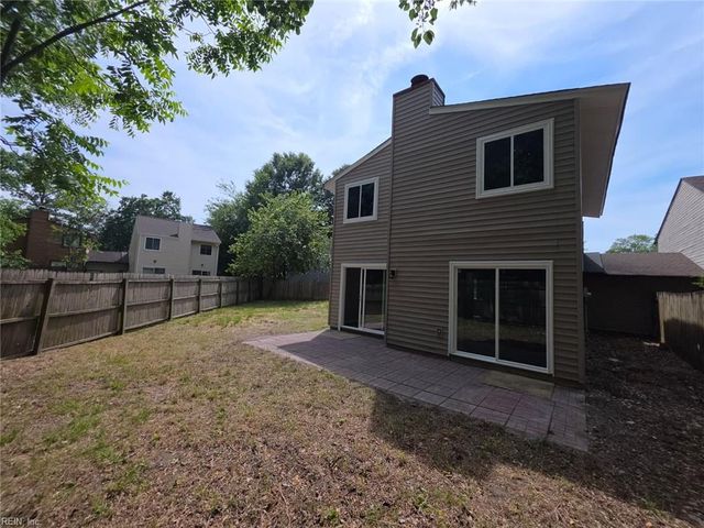 12 Glouchester CIR, Chesapeake, VA 23320