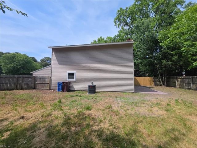 12 Glouchester CIR, Chesapeake, VA 23320