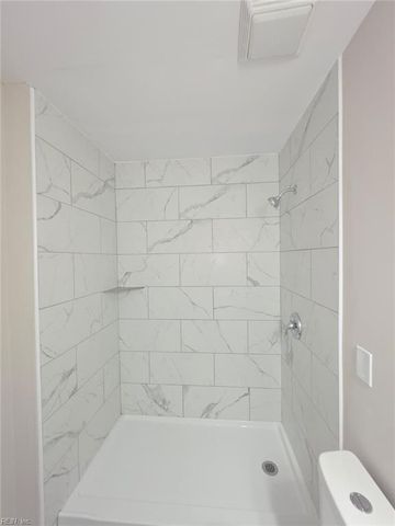 12 Glouchester CIR, Chesapeake, VA 23320