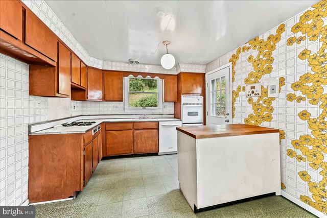 604 PINE TREE, Jenkintown, PA 19046
