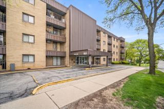 1133 S Finley Road 305, Lombard, IL 60148