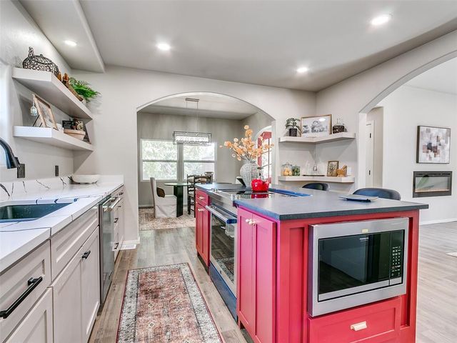 105 E College Avenue, Guthrie, OK 73044