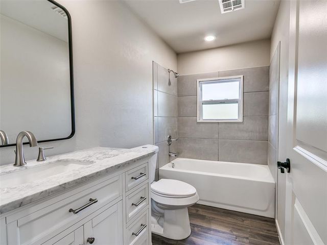 105 E College Avenue, Guthrie, OK 73044