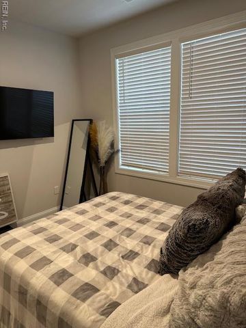 1500 Stanford LN, Newport News, VA 23608