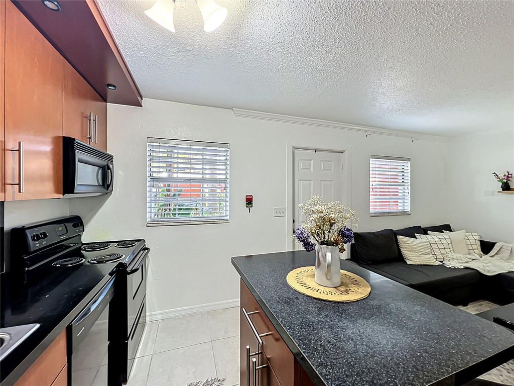 Image 12 of property listing at 2507 E CENTRAL BOULEVARD 22, Orlando, FL 32803