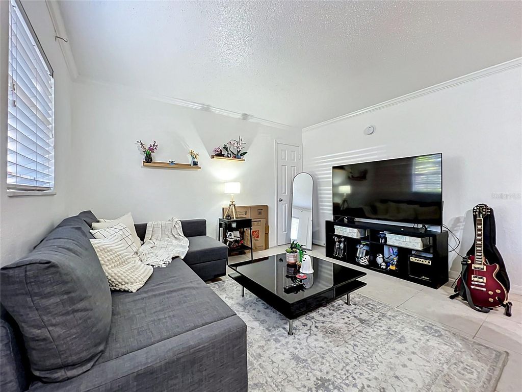 Image 5 of property listing at 2507 E CENTRAL BOULEVARD 22, Orlando, FL 32803