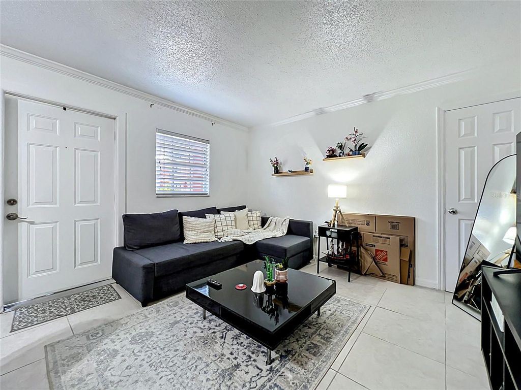 Image 8 of property listing at 2507 E CENTRAL BOULEVARD 22, Orlando, FL 32803