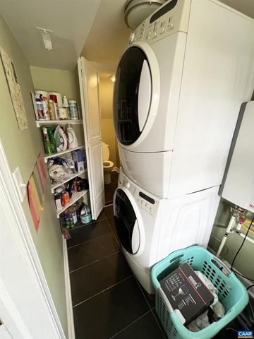 211 NW 5TH ST, Charlottesville, VA 22903