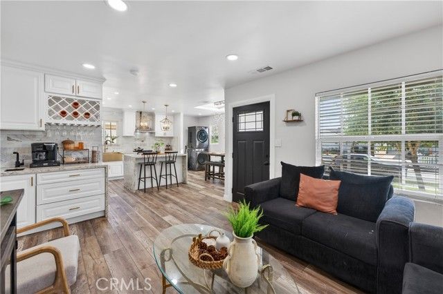 1513 W 215th Street, Torrance, CA 90501