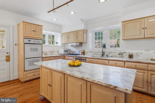 435 W ALLENS LN, Philadelphia, PA 19119