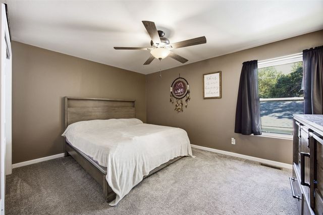 1131 16th Street, Cedar Rapids, IA 52403