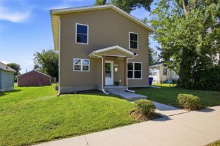 1131 16th Street, Cedar Rapids, IA 52403