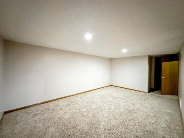 903 Lena Ave, Salina, KS 67401