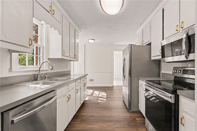 6391 Phillips Place, Lithonia, GA 30058
