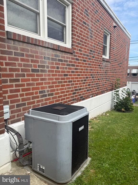 2133 FAUNCE ST, Philadelphia, PA 19152 — photo 4