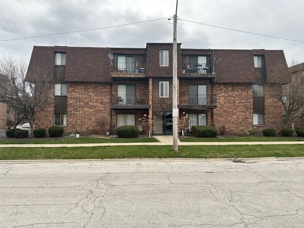 14525 S Manistee Avenue 2B, Burnham, IL 60633