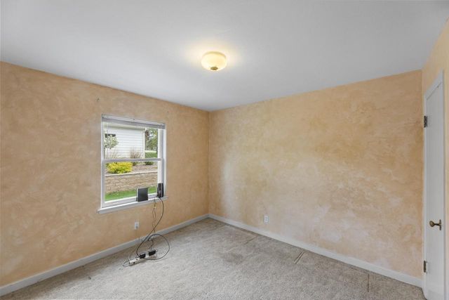 825 Kurtis DRIVE, Elm Grove, WI 53122