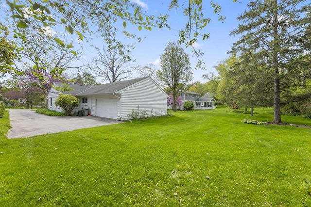 825 Kurtis DRIVE, Elm Grove, WI 53122