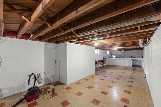 825 Kurtis DRIVE, Elm Grove, WI 53122