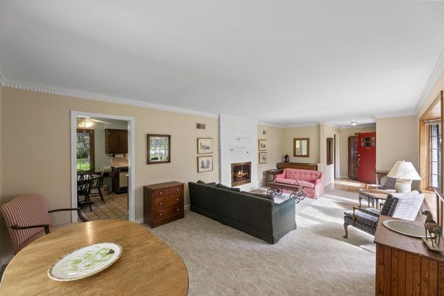 825 Kurtis DRIVE, Elm Grove, WI 53122