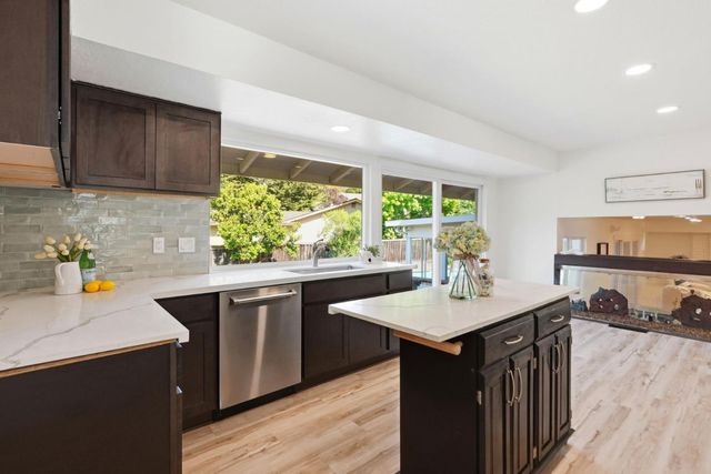 1276 Larch Avenue, Moraga, CA 94556