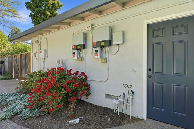 1276 Larch Avenue, Moraga, CA 94556