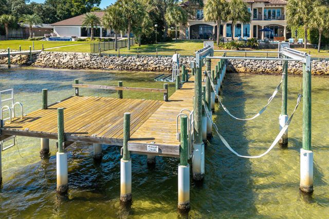 7 Bay Cove Lane, Shalimar, FL 32579