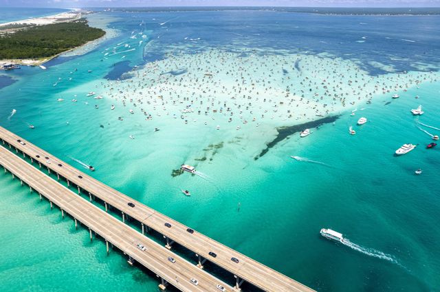 7 Bay Cove Lane, Shalimar, FL 32579