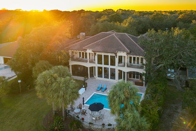 7 Bay Cove Lane, Shalimar, FL 32579