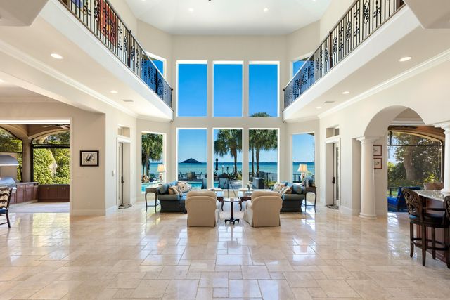 7 Bay Cove Lane, Shalimar, FL 32579