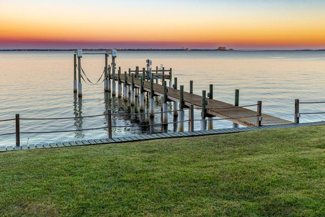 7 Bay Cove Lane, Shalimar, FL 32579