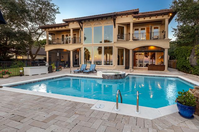 7 Bay Cove Lane, Shalimar, FL 32579