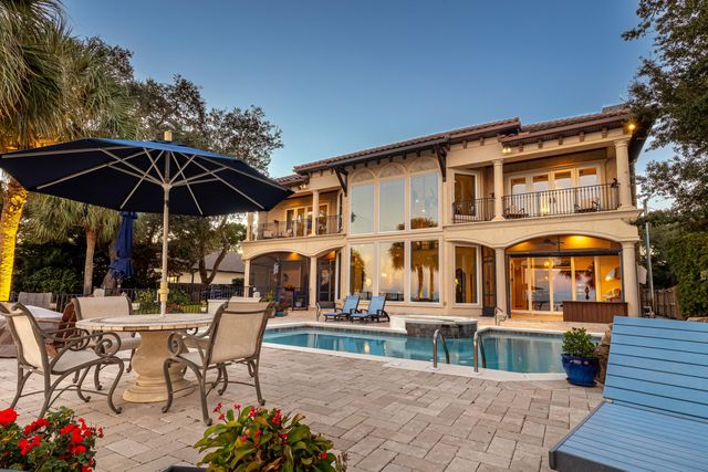 7 Bay Cove Lane, Shalimar, FL 32579