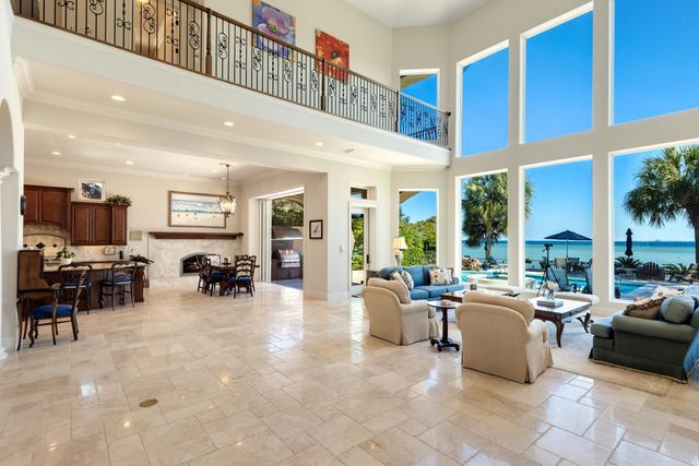 7 Bay Cove Lane, Shalimar, FL 32579