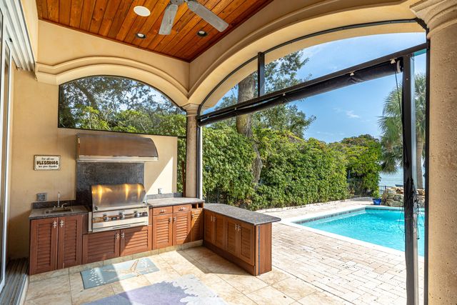 7 Bay Cove Lane, Shalimar, FL 32579